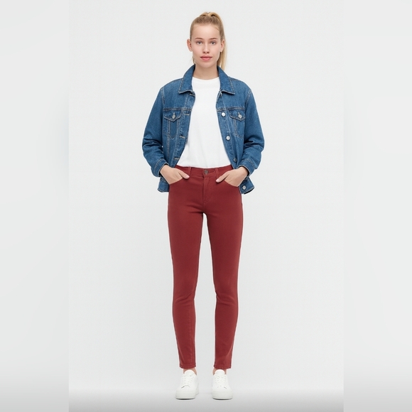 Uniqlo Pants - Uniqlo Tapered Ankle Jeans Maroon Size 8 / 30” EUC